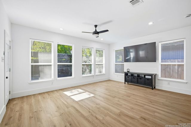 918 Berlin Ave, San Antonio, TX 78211