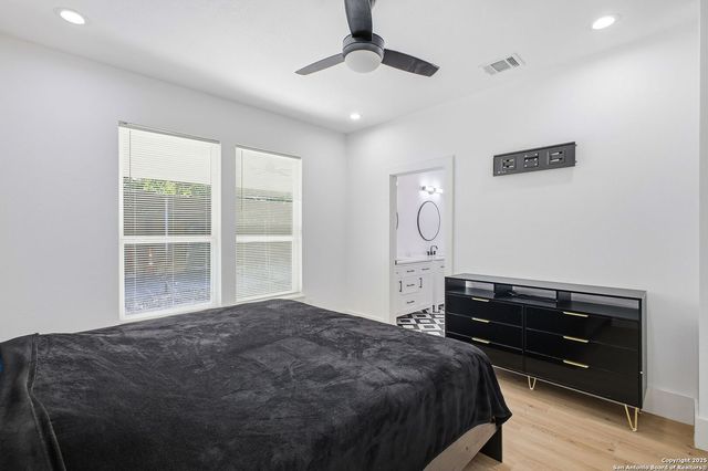 918 Berlin Ave, San Antonio, TX 78211