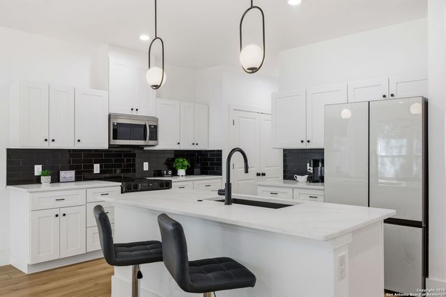 918 Berlin Ave, San Antonio, TX 78211