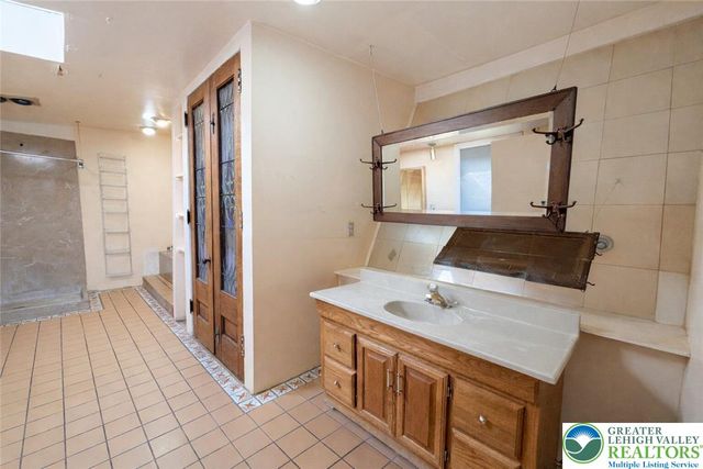 1213 West Walnut Street, Allentown City, PA 18102
