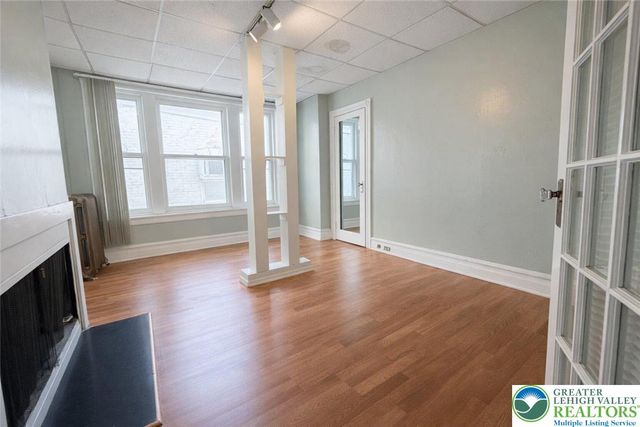 1213 West Walnut Street, Allentown City, PA 18102