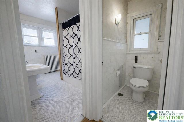 1213 West Walnut Street, Allentown City, PA 18102