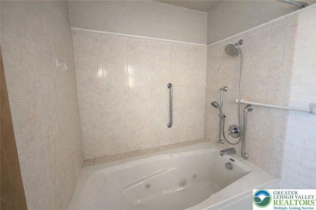 1213 West Walnut Street, Allentown City, PA 18102