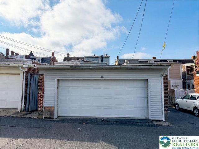 1213 West Walnut Street, Allentown City, PA 18102