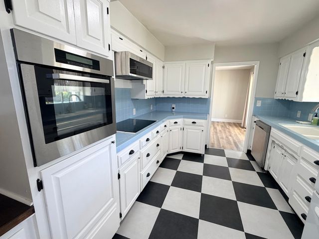 539 W Kanai Avenue, Porterville, CA 93257