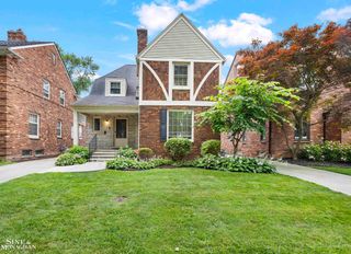 309 Merriweather Road, Grosse Pointe Farms, MI 48236