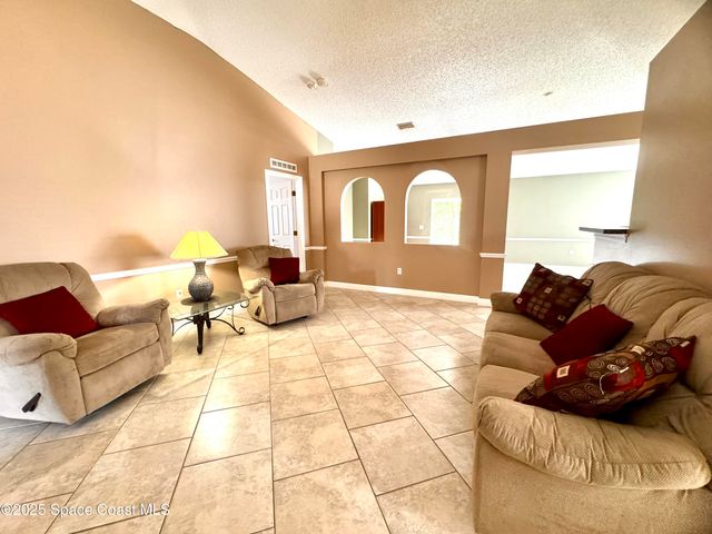 8746 105th Court, Vero Beach, FL 32967