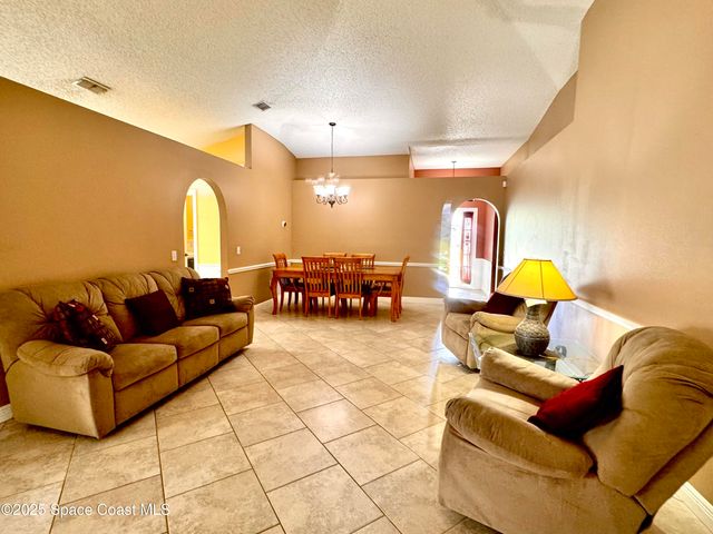 8746 105th Court, Vero Beach, FL 32967