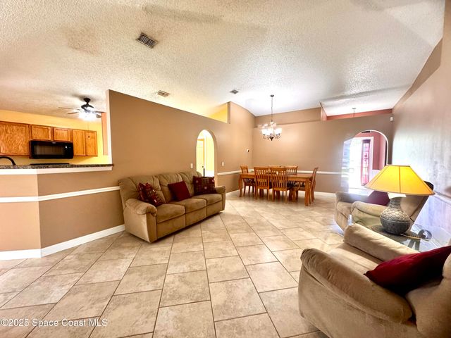 8746 105th Court, Vero Beach, FL 32967