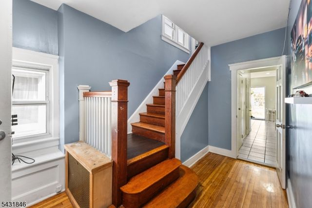 327 Cherry St, Elizabeth City, NJ 07208