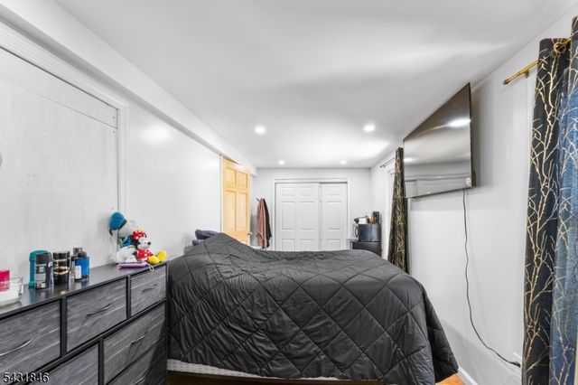 327 Cherry St, Elizabeth City, NJ 07208
