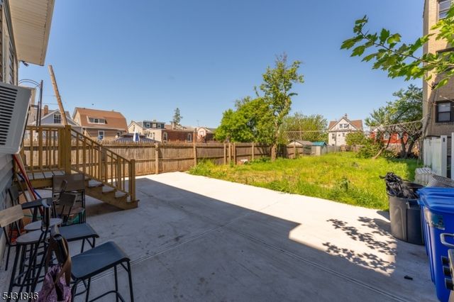 327 Cherry St, Elizabeth City, NJ 07208