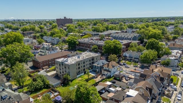 327 Cherry St, Elizabeth City, NJ 07208