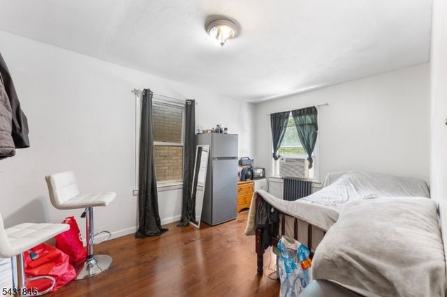 327 Cherry St, Elizabeth City, NJ 07208