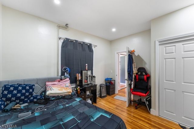 327 Cherry St, Elizabeth City, NJ 07208