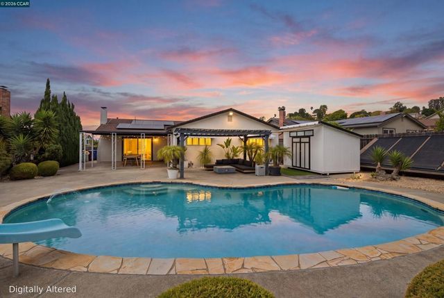 824 Coral Dr, Rodeo, CA 94572