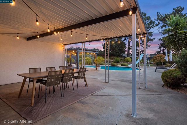824 Coral Dr, Rodeo, CA 94572