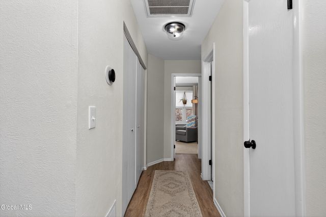 7 Cromwell Drive, Halfmoon, NY 12065