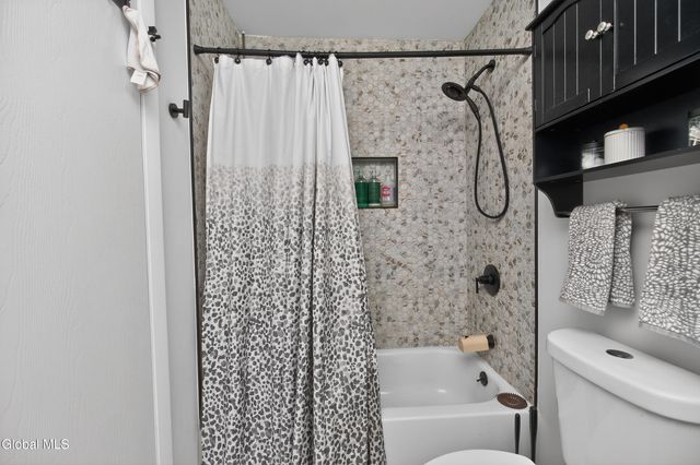 7 Cromwell Drive, Halfmoon, NY 12065