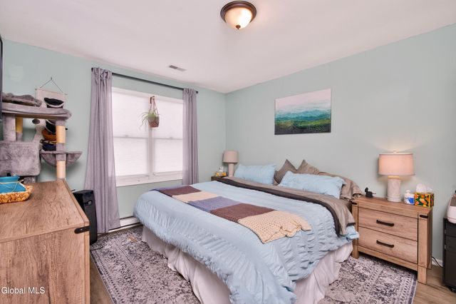 7 Cromwell Drive, Halfmoon, NY 12065