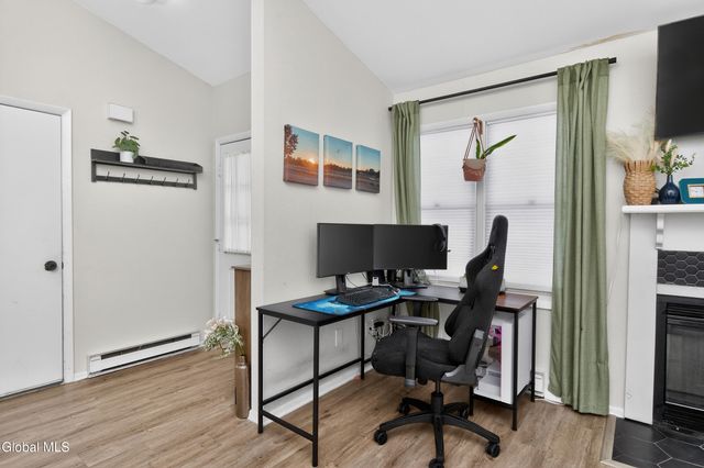 7 Cromwell Drive, Halfmoon, NY 12065