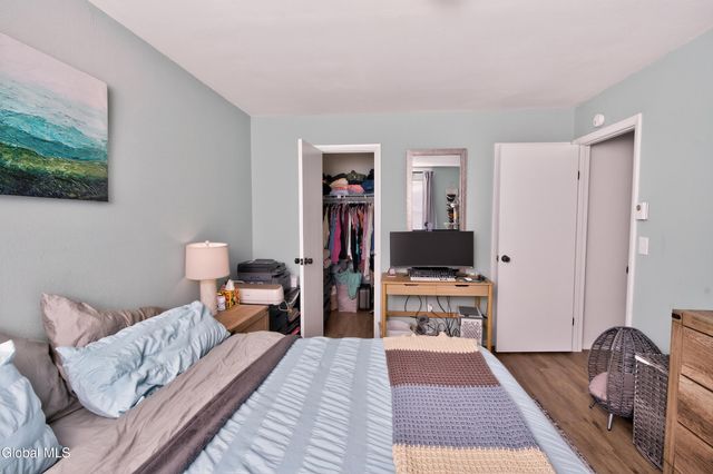 7 Cromwell Drive, Halfmoon, NY 12065