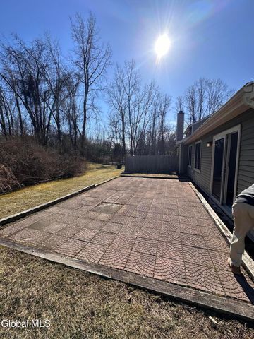 7 Cromwell Drive, Halfmoon, NY 12065