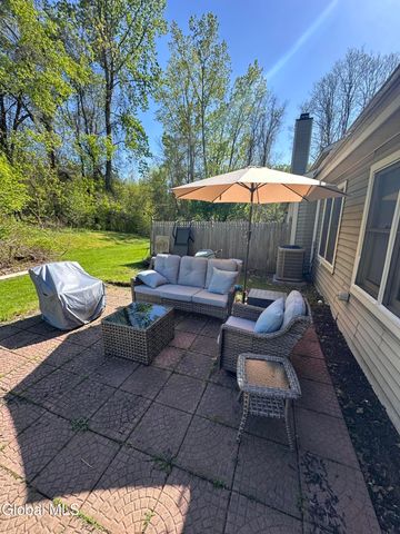 7 Cromwell Drive, Halfmoon, NY 12065