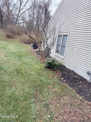 7 Cromwell Drive, Halfmoon, NY 12065