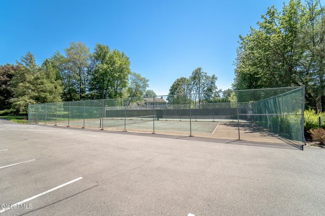 7 Cromwell Drive, Halfmoon, NY 12065