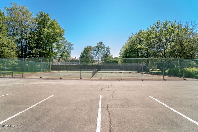 7 Cromwell Drive, Halfmoon, NY 12065