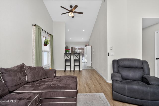 7 Cromwell Drive, Halfmoon, NY 12065