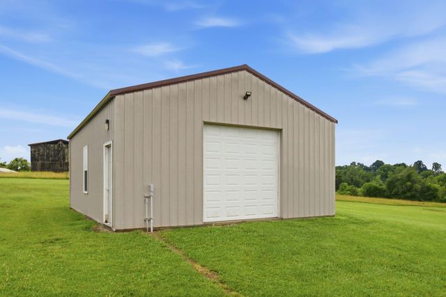 1479 Puckett Road, Lawrenceburg, KY 40342
