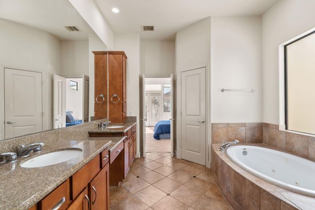 5203 Lillian Street, Houston, TX 77007