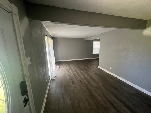 1306 Elby Street, Irving, TX 75061