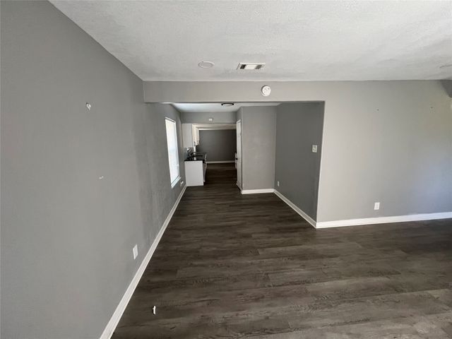 1306 Elby Street, Irving, TX 75061