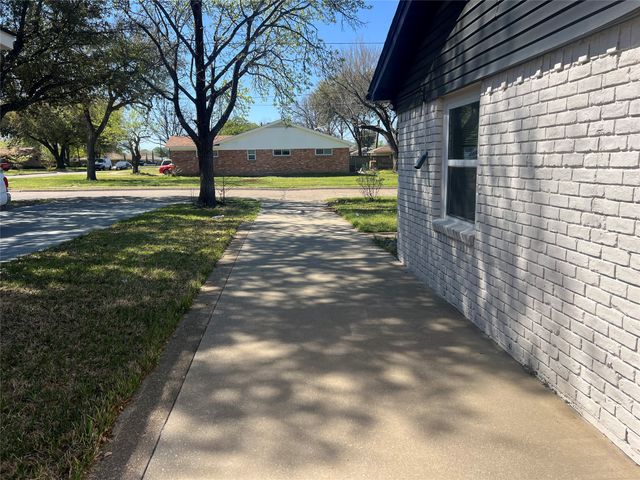 1306 Elby Street, Irving, TX 75061