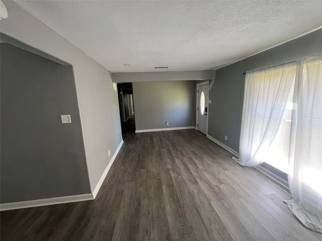 1306 Elby Street, Irving, TX 75061