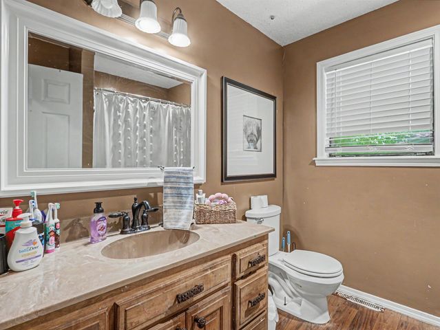 803 Ridgewood Drive, Russellville, AR 72801
