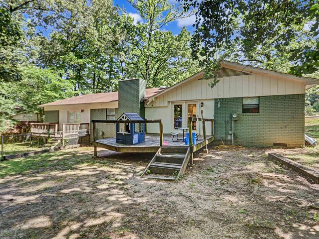 803 Ridgewood Drive, Russellville, AR 72801
