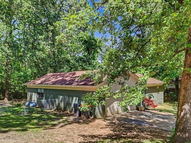 803 Ridgewood Drive, Russellville, AR 72801