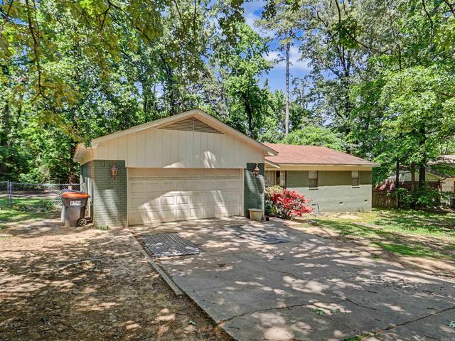 803 Ridgewood Drive, Russellville, AR 72801