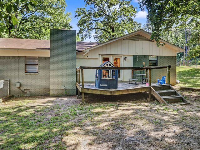 803 Ridgewood Drive, Russellville, AR 72801