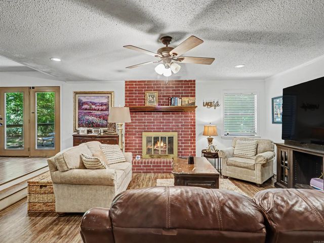 803 Ridgewood Drive, Russellville, AR 72801