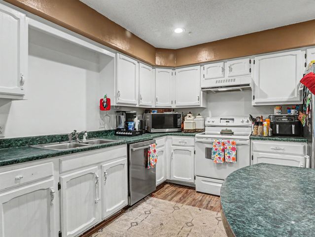 803 Ridgewood Drive, Russellville, AR 72801
