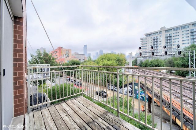 912 W Chicago Avenue 403, Chicago, IL 60642
