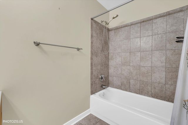 912 W Chicago Avenue 403, Chicago, IL 60642