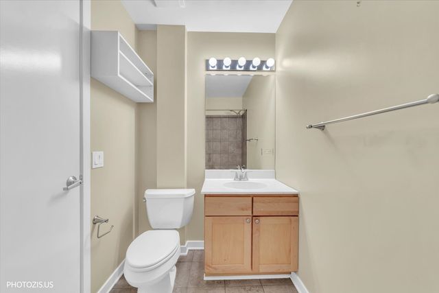 912 W Chicago Avenue 403, Chicago, IL 60642