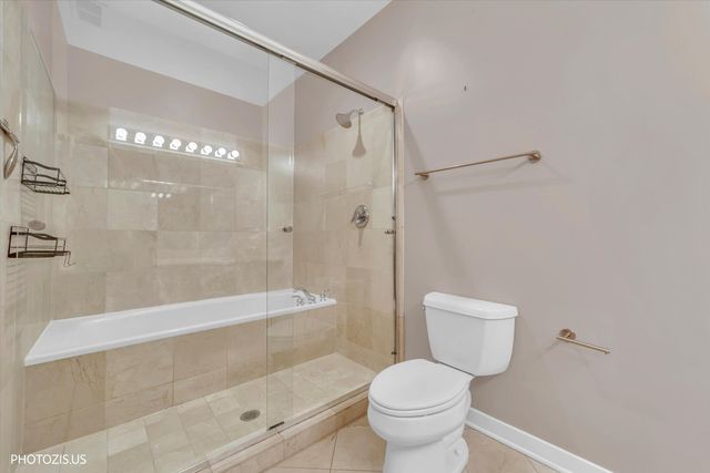 912 W Chicago Avenue 403, Chicago, IL 60642