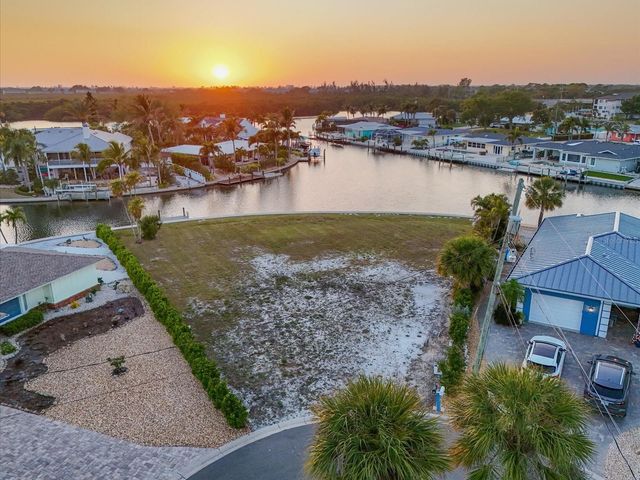 10412 KINGFISHER ROAD W, Bradenton, FL 34209